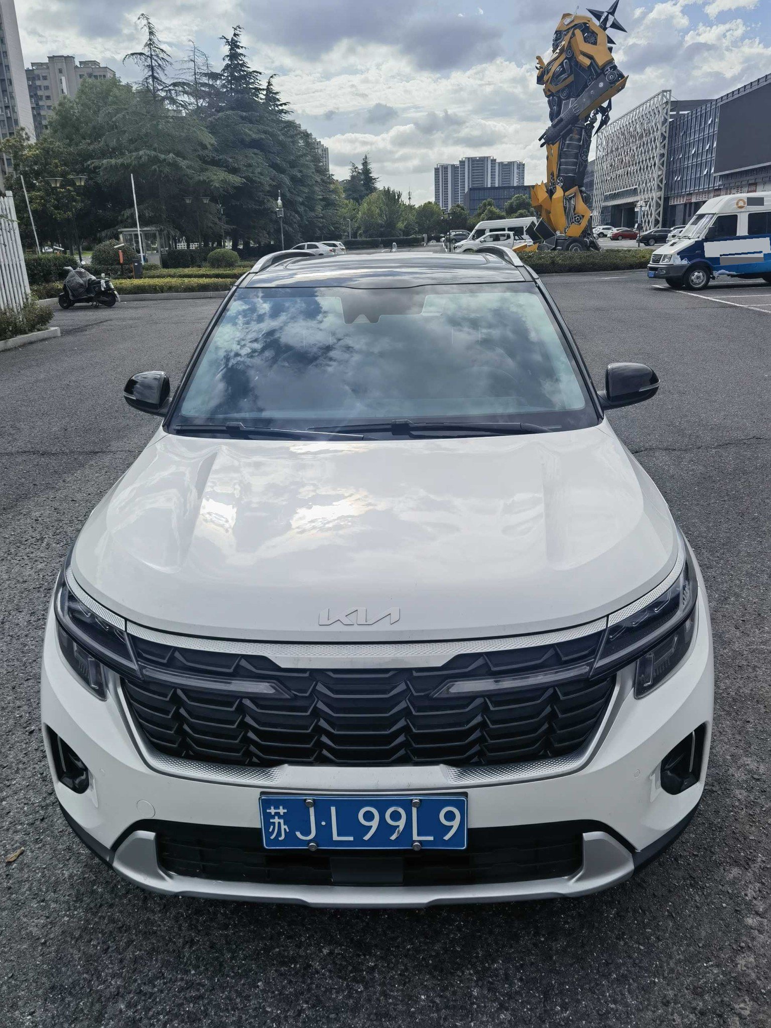 Kia Seltos 2024 car image #3
