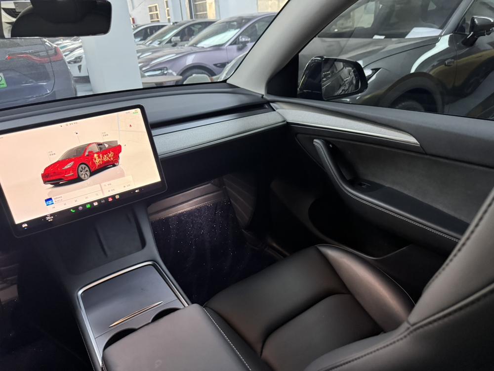 Tesla Model Y 2024 #11 Tesla Model Y 2024 car image #11