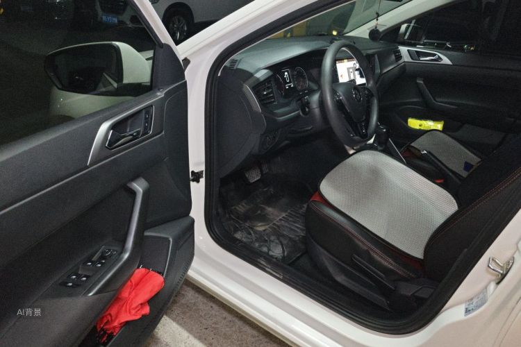 Volkswagen Polo 2019 car image #18
