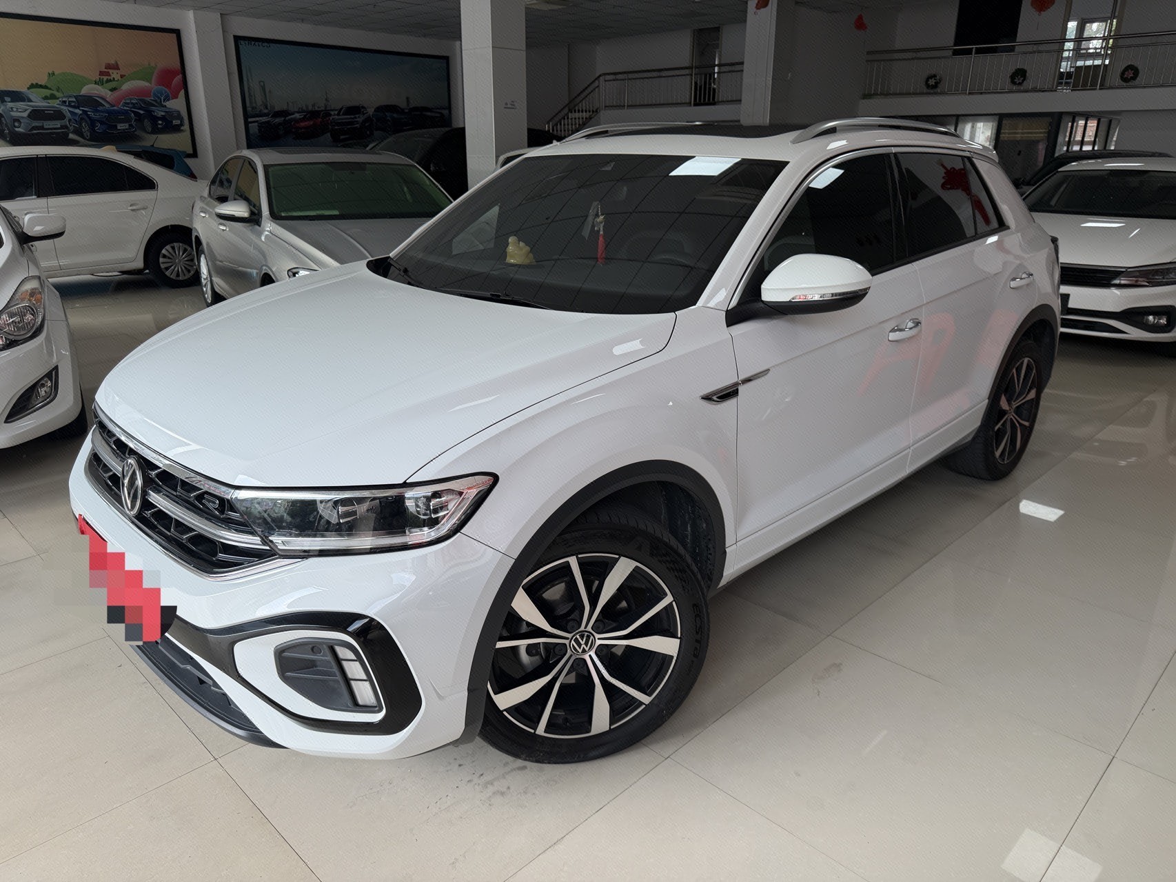 Volkswagen T-Roc 2024 car image 