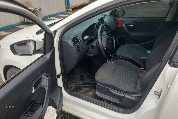 Volkswagen Polo 2018 car image #18