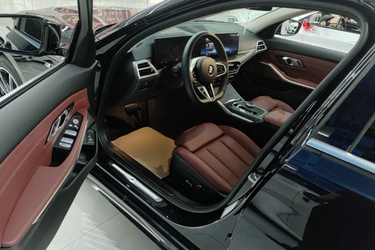 BMW 3 Series 2025 car image #12