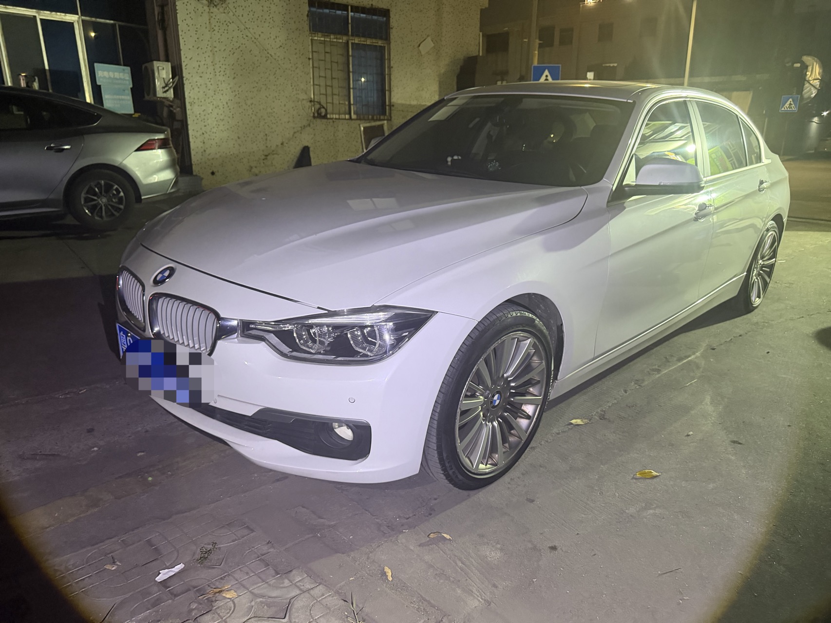 BMW 3 Series 2019 car image 