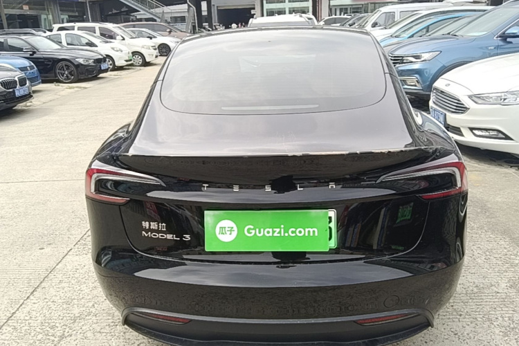Tesla Model 3 2025 car image #6