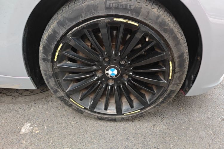 BMW 3 Series 2018 car image #9