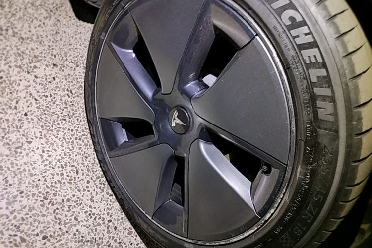 Tesla Model 3 2021 car image #9