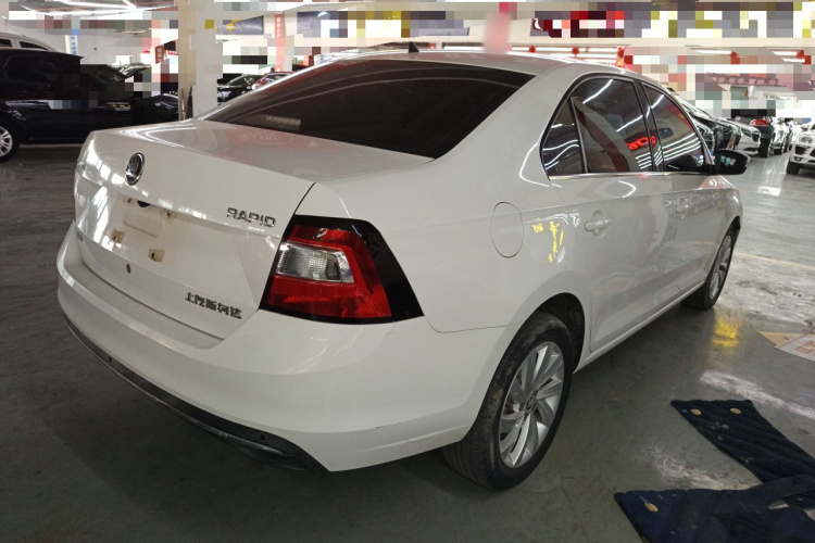 Skoda Rapid 2018 image de voiture #5