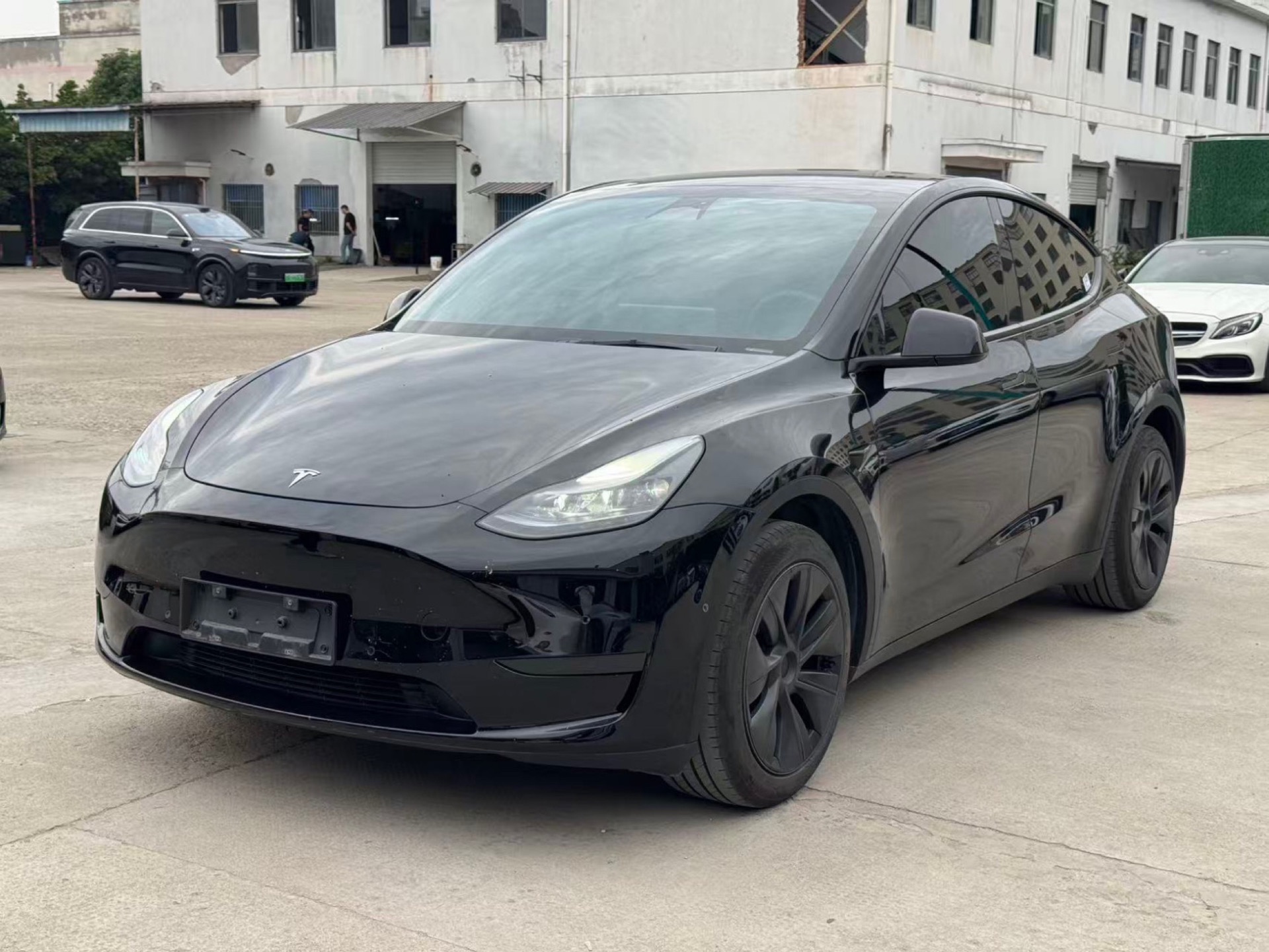 Tesla Model Y 2023 Tesla Model Y 2023 car image