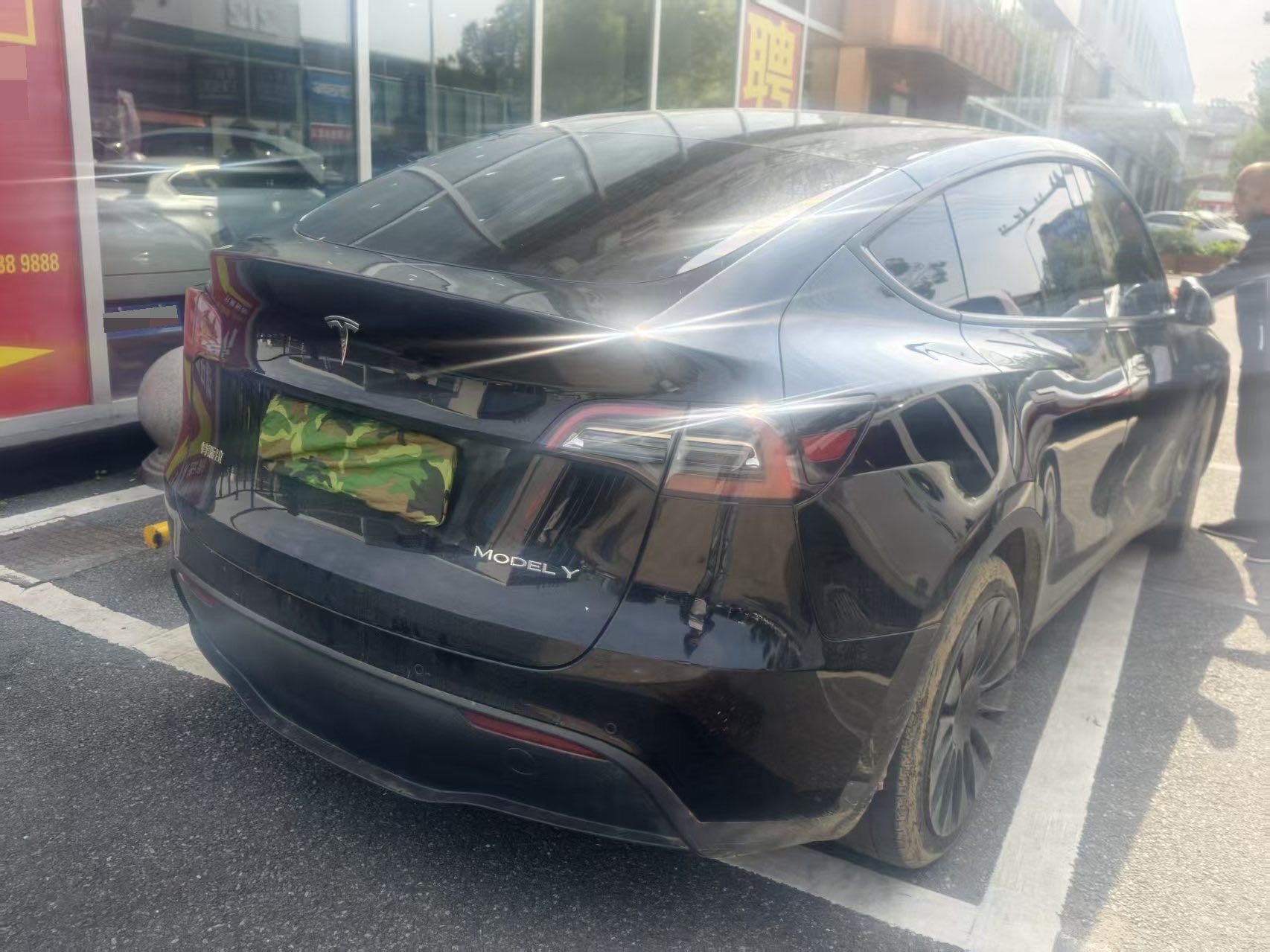 Tesla Model Y 2023 #3 Tesla Model Y 2023 car image #3