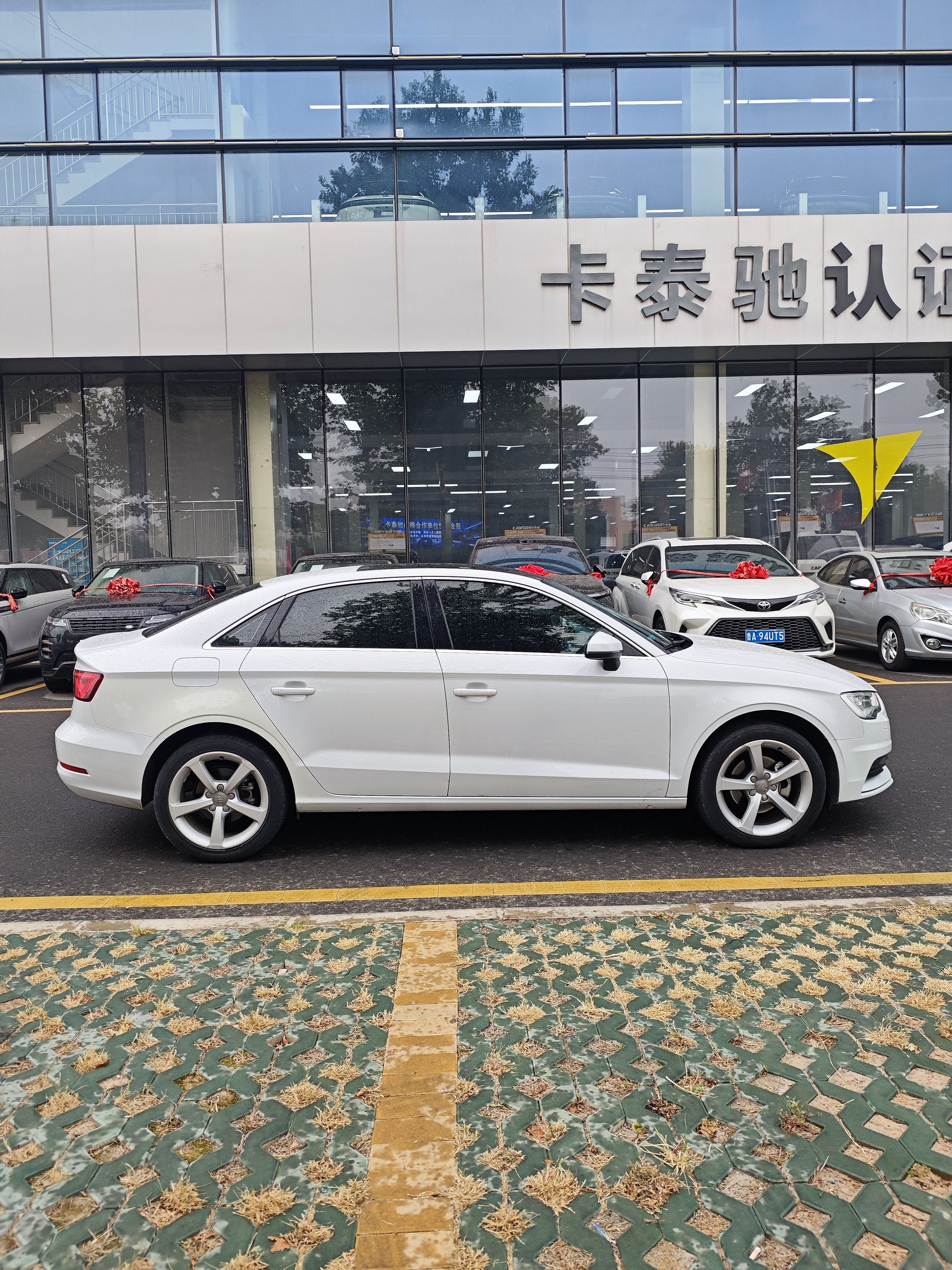 Audi A3 2015 car image #3