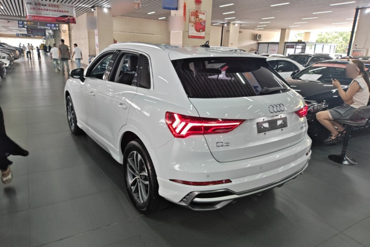 Audi Q3 2020 immagine di auto #7