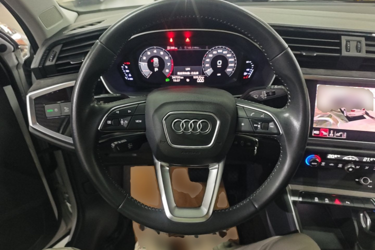 Audi Q3 2020 #11 Audi Q3 2020 car image #11