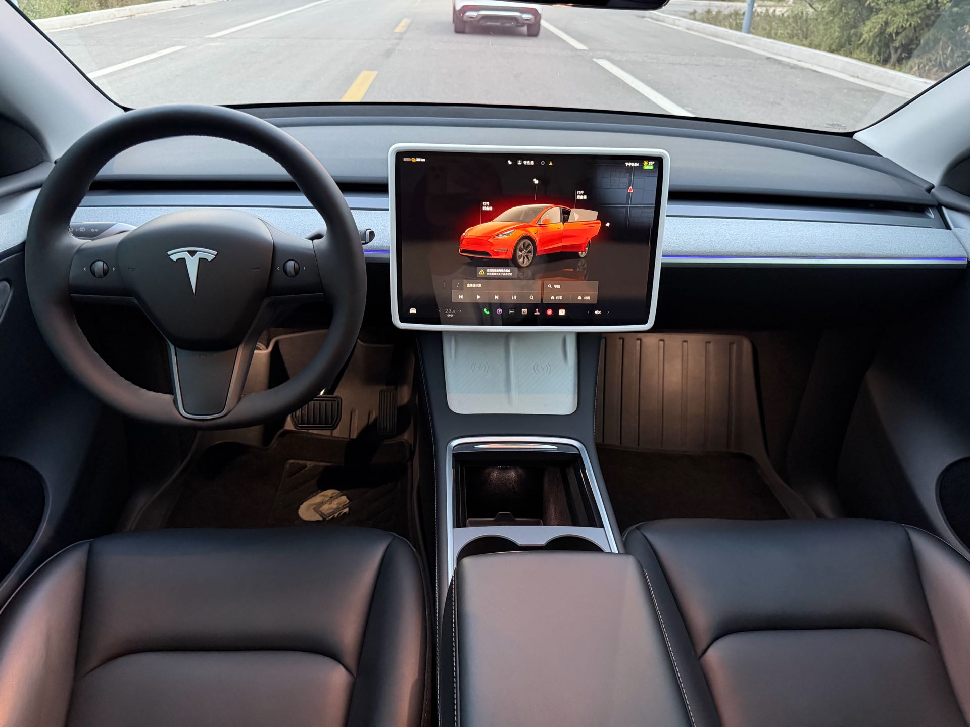 Tesla Model Y 2024 #5 Tesla Model Y 2024 car image #5