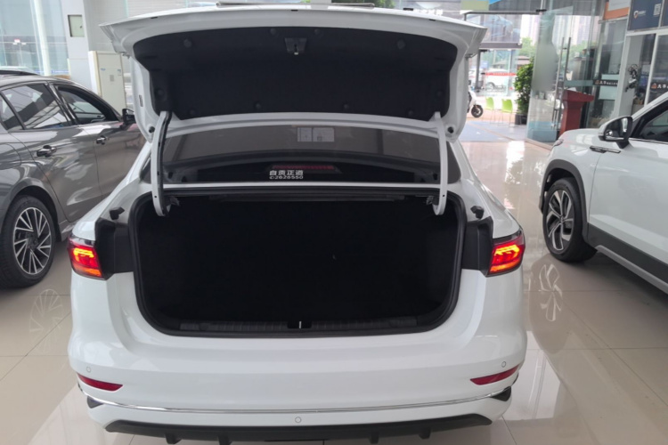 GEELY Emgrand 2025 car image #19
