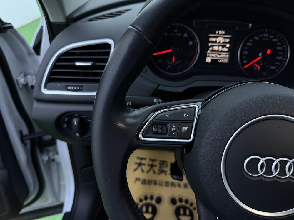 Audi Q3 2016 car image #26