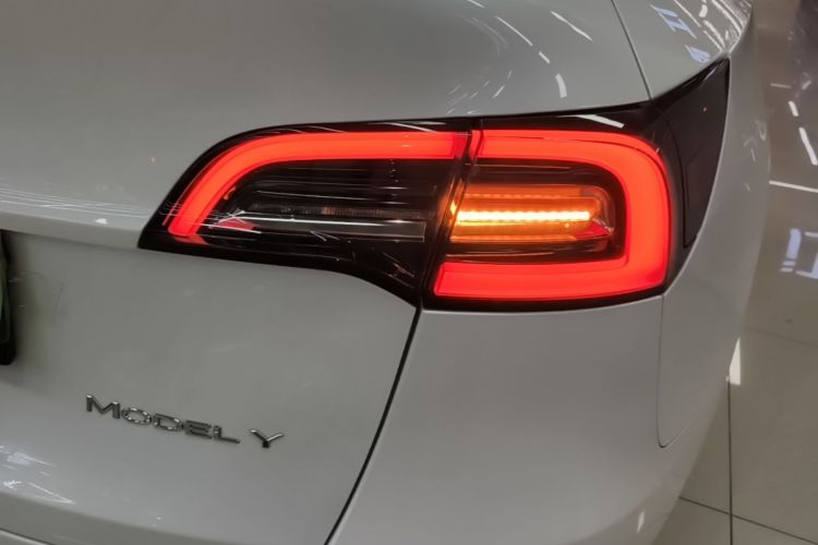 Tesla Model Y 2023 #8 Tesla Model Y 2023 immagine di auto #8