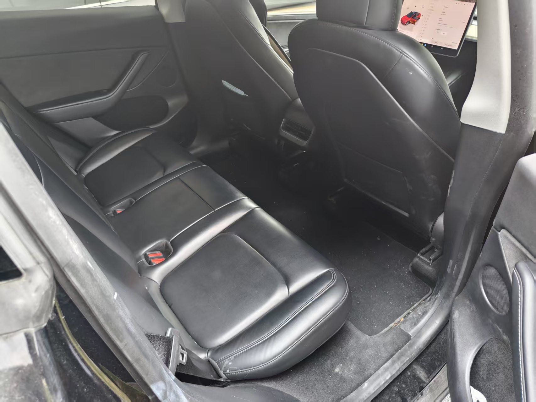 Tesla Model Y 2022 #4 Tesla Model Y 2022 car image #4