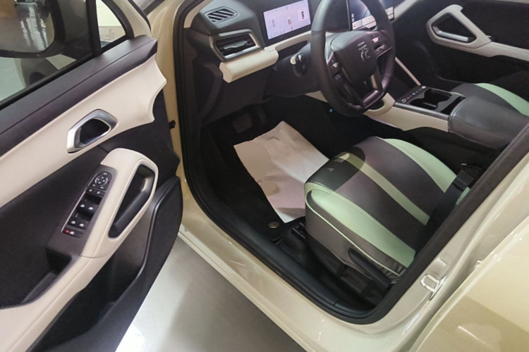 BYD YuanUP 2025 #16 BYD YuanUP 2025 car image #16