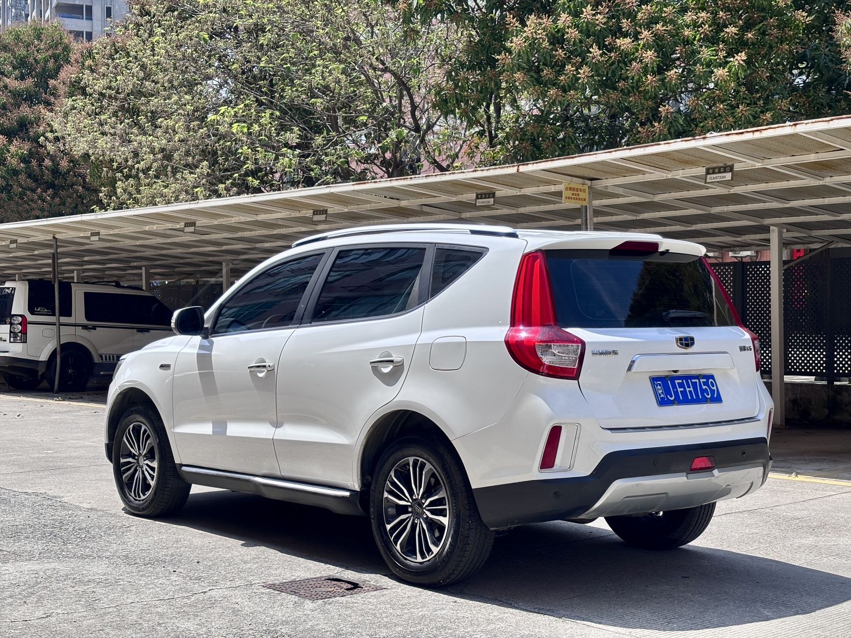 GEELY Vision X6 2017 изображение автомобиля #6