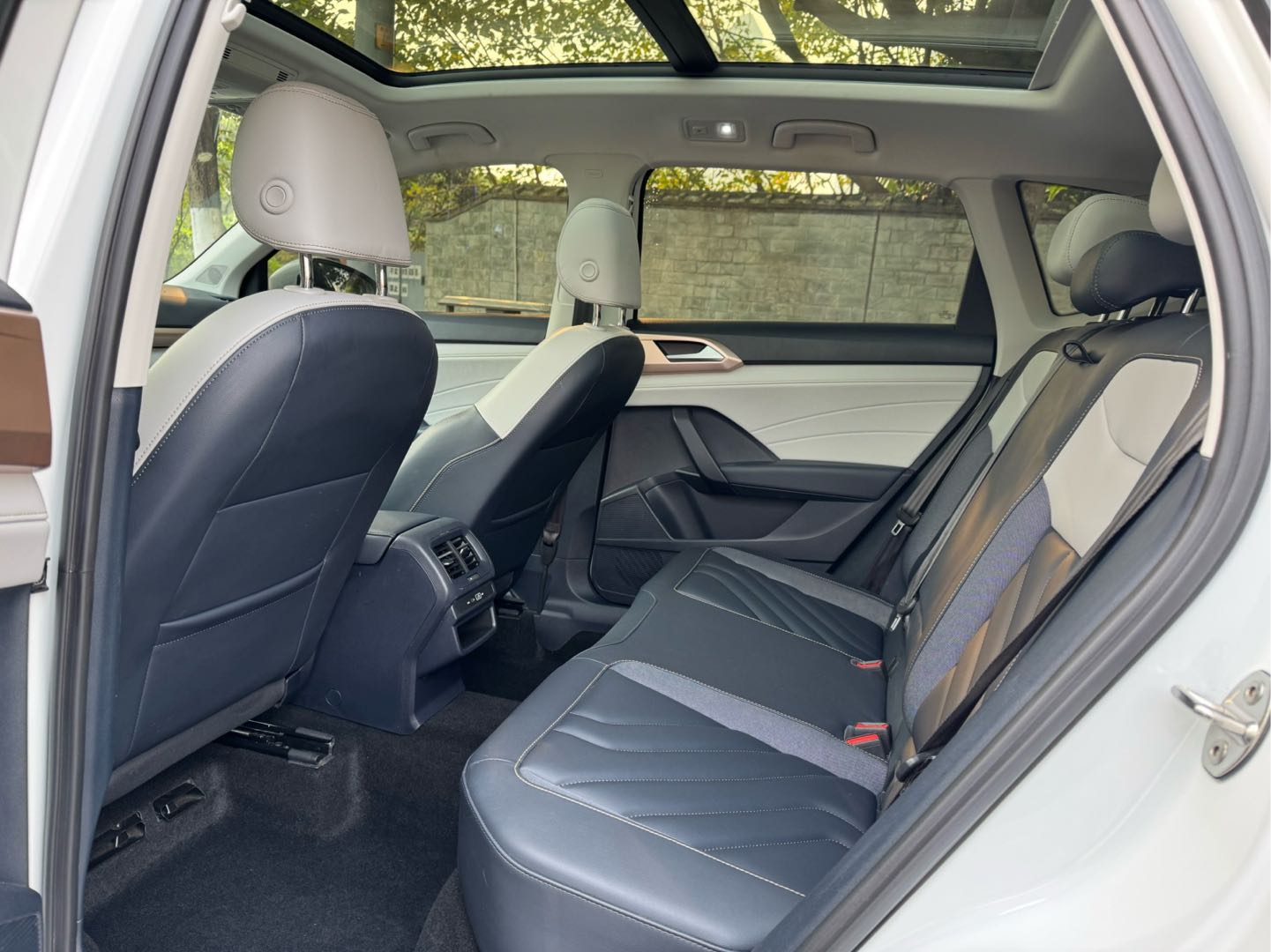 Volkswagen Tharu 2023 car image #7