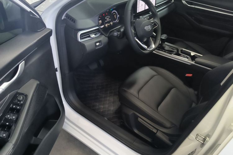 GEELY Emgrand 2024 car image #16