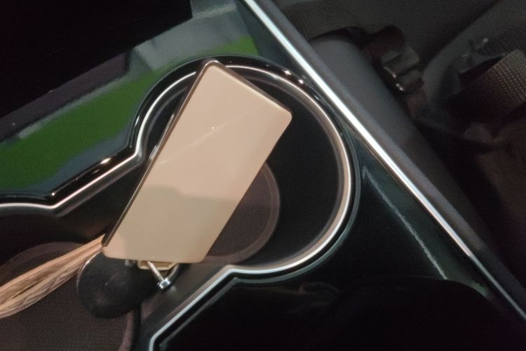 Tesla Model 3 2020 car image #9