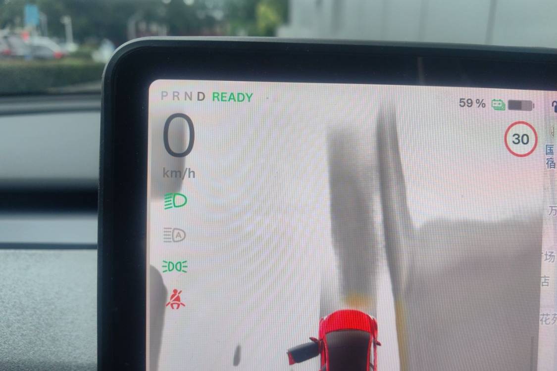 Tesla Model Y 2024 car image #24