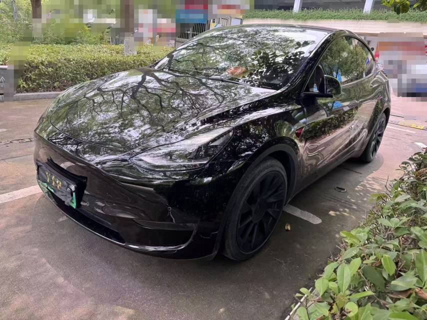 Tesla Model Y 2022 car image #2