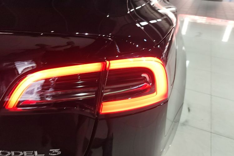 Tesla Model 3 2023 car image #8
