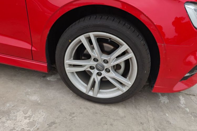 Audi A3 2019 car image #9