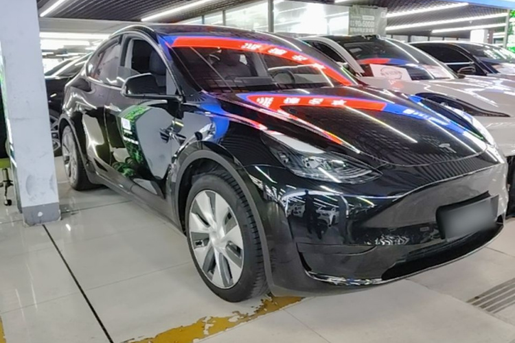 Tesla Model Y 2023 car image #4