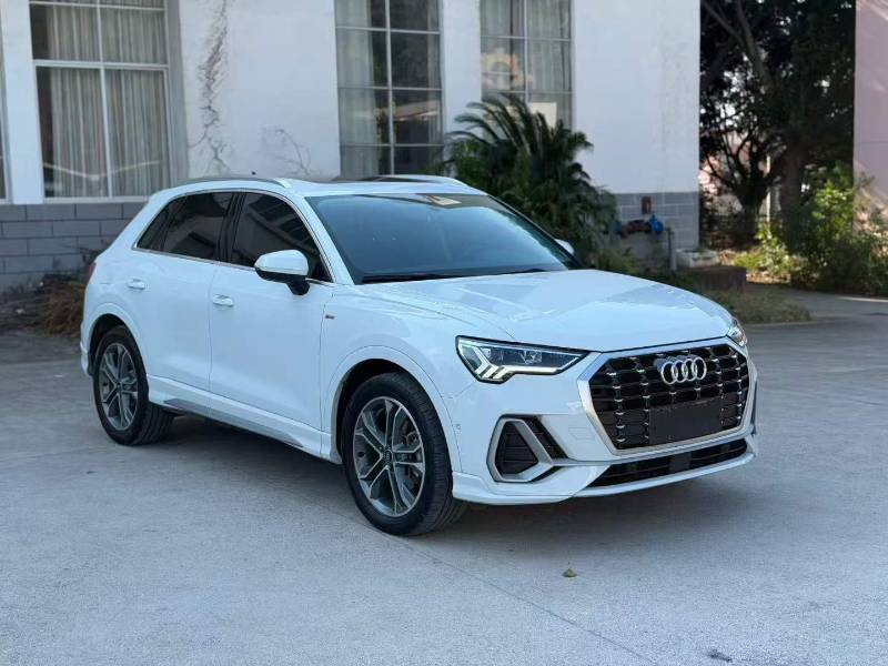 Audi Q3 2022 car image 