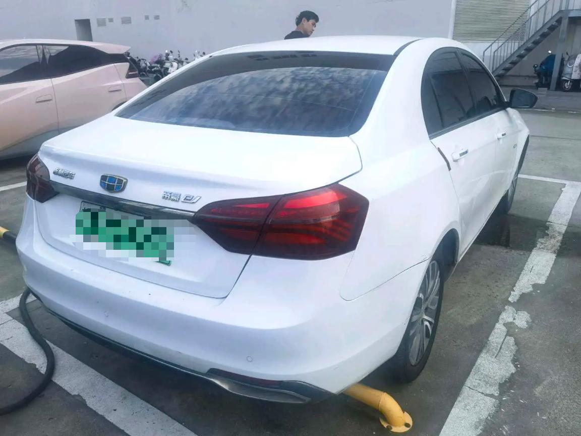 GEELY Emgrand New Energy 2018 #2 GEELY Emgrand New Energy 2018 car image #2
