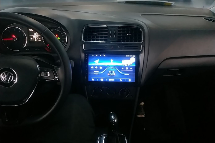 Volkswagen Polo 2019 car image #10