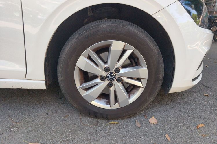 Volkswagen Polo 2022 car image #9