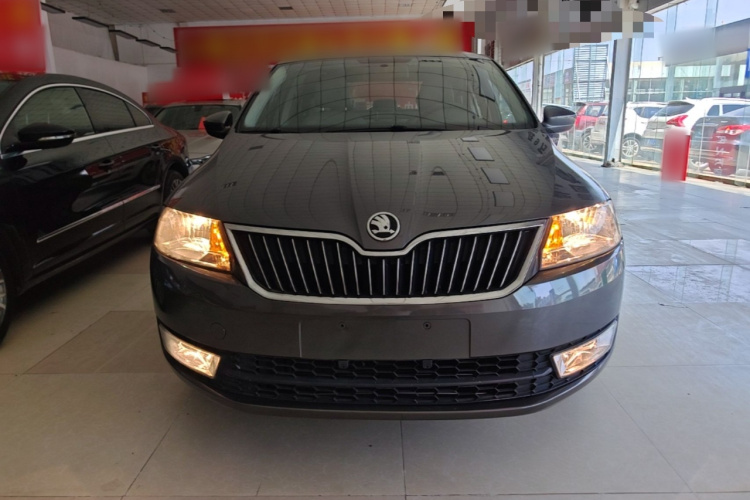Skoda Rapid 2014 #3 Skoda Rapid 2014 car image #3