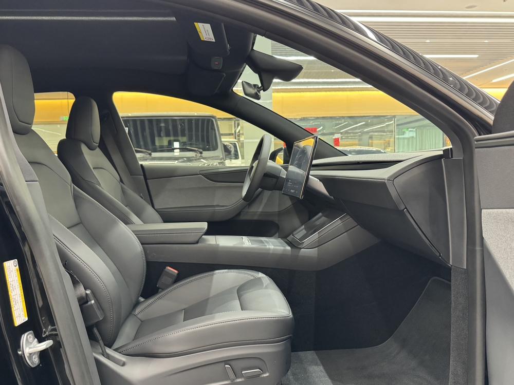 Tesla Model Y 2026 #13 Tesla Model Y 2026 car image #13