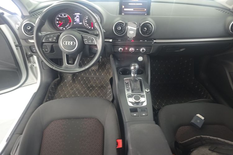 Audi A3 2018 car image #10