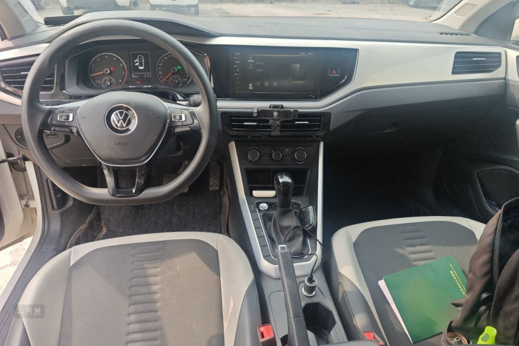 Volkswagen Polo 2021 car image #11