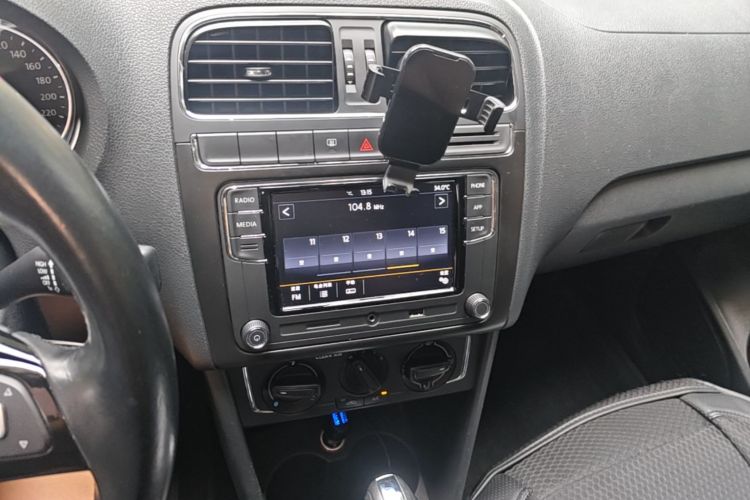 Volkswagen Polo 2017 #13 Volkswagen Polo 2017 car image #13