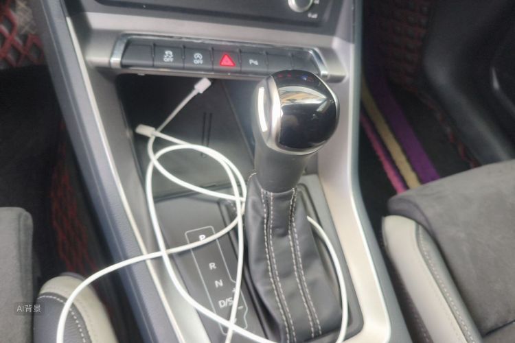 Audi Q3 2022 car image #16