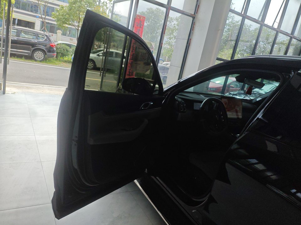 GEELY Boyue L 2025 car image #6