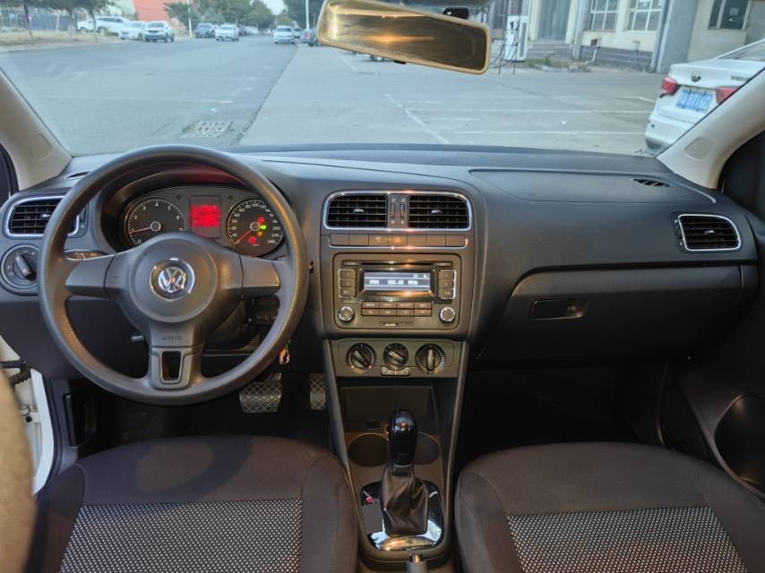 Volkswagen Polo 2012 #7 Volkswagen Polo 2012 car image #7