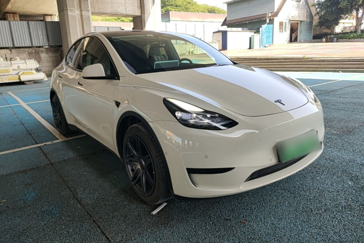 Tesla Model Y 2023 #4 Tesla Model Y 2023 car image #4