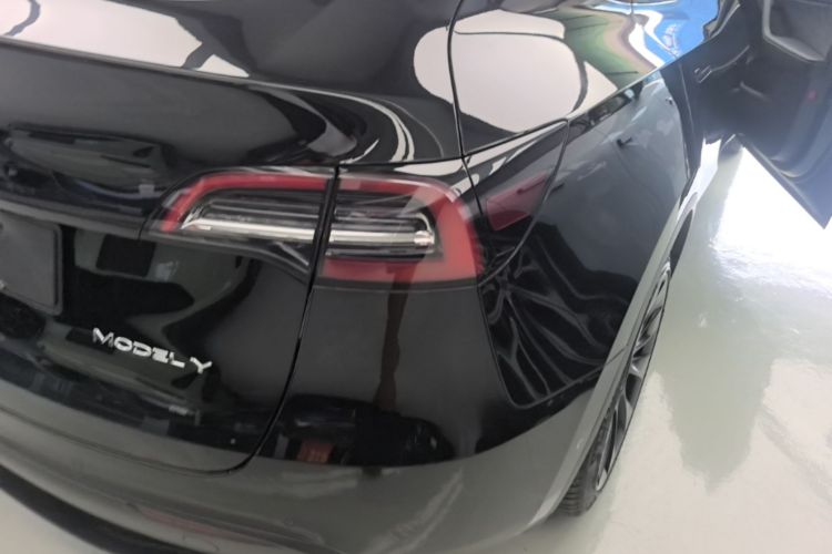 Tesla Model Y 2022 #8 Tesla Model Y 2022 car image #8