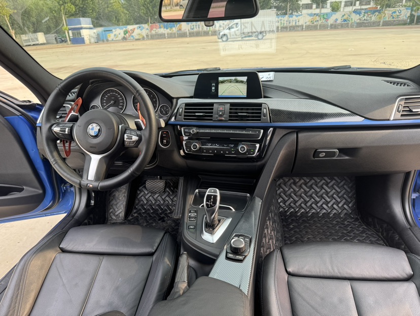 BMW 3 Series 2018 car image #10