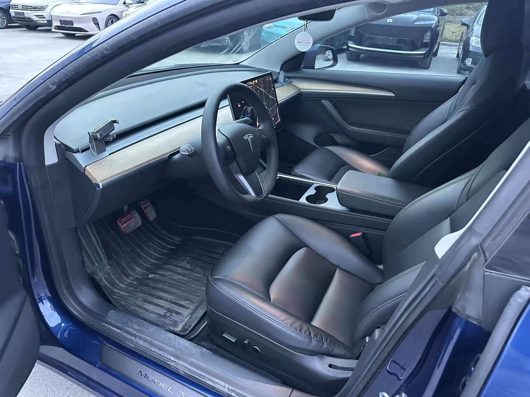 Tesla Model 3 2021 car image #4