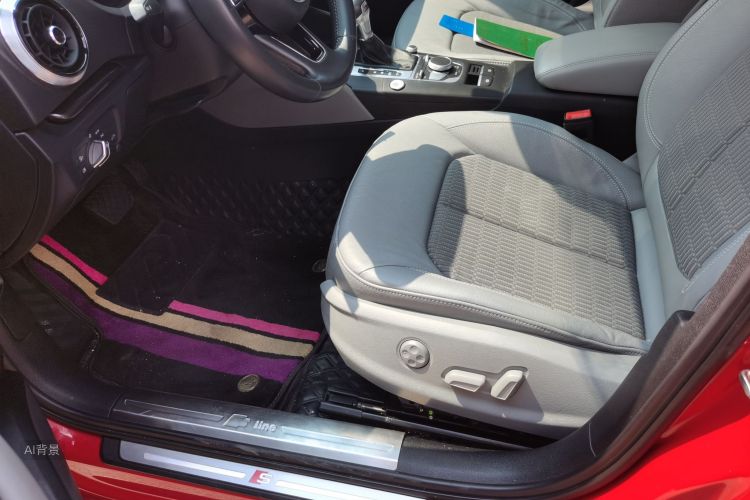 Audi A3 2018 car image #18
