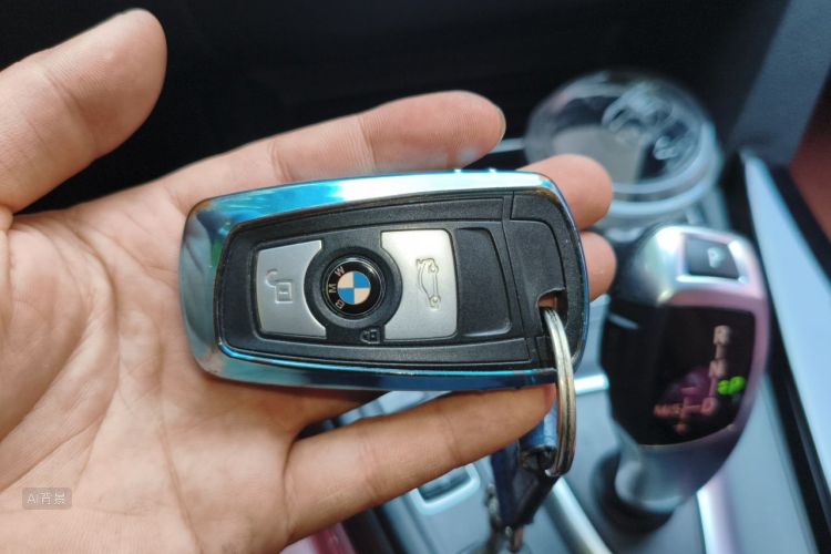 BMW 3 Series 2017 car image #10