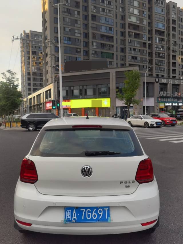Volkswagen Polo 2014 car image #5